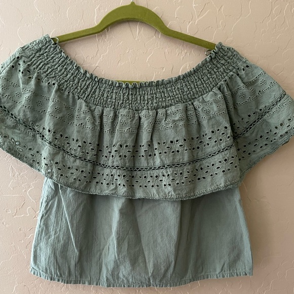 Off the shoulders tops bundle - Picture 1 of 4